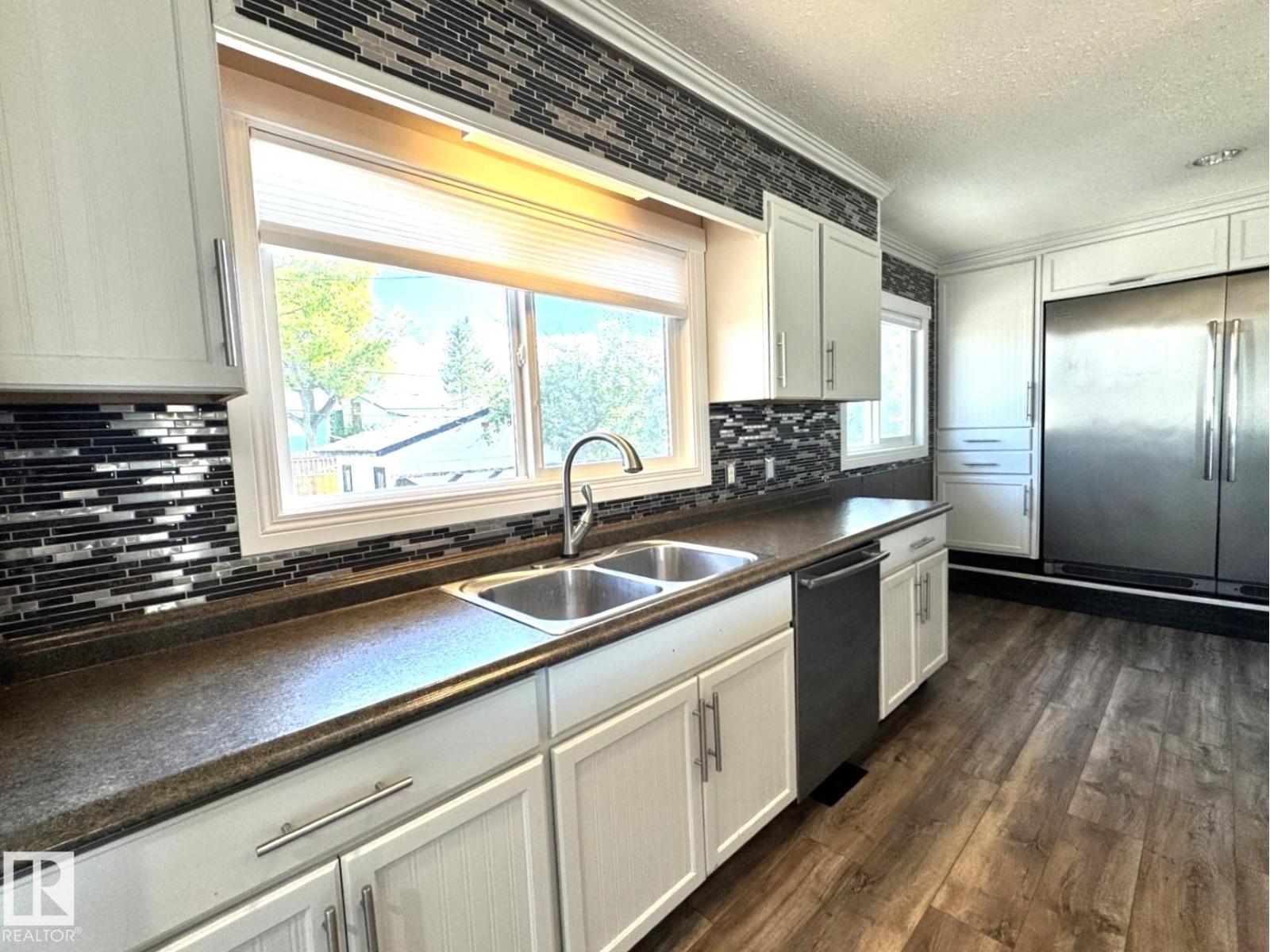 4631 47 AV - Image 10