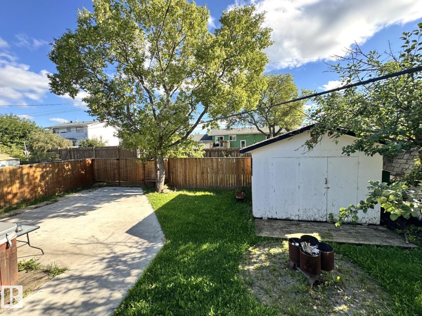 4631 47 AV - Image 51