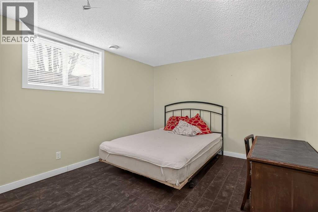 7935 Huntwick Hill NE - 26