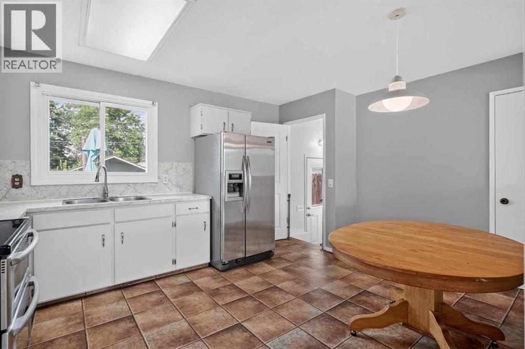 7935 Huntwick Hill NE - 11