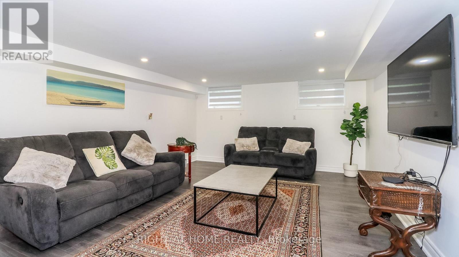 8 SUNSET STREET - Image 24