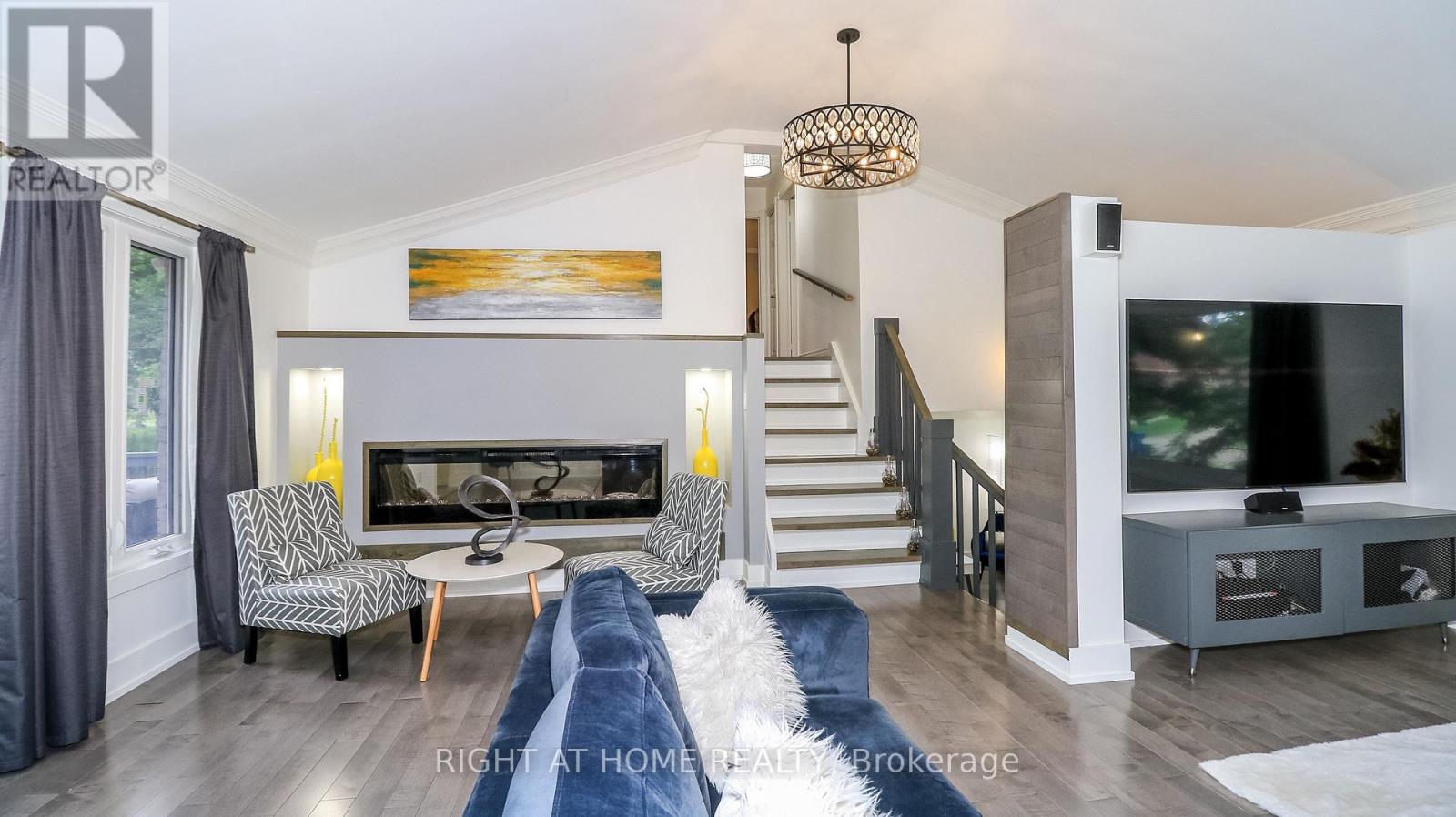 8 SUNSET STREET - 31
