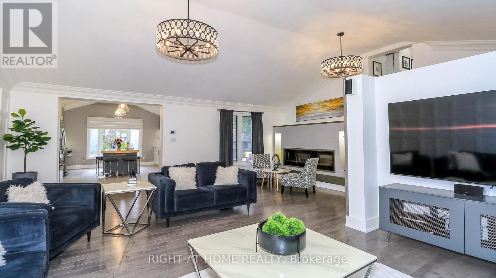 8 SUNSET STREET - Image 32