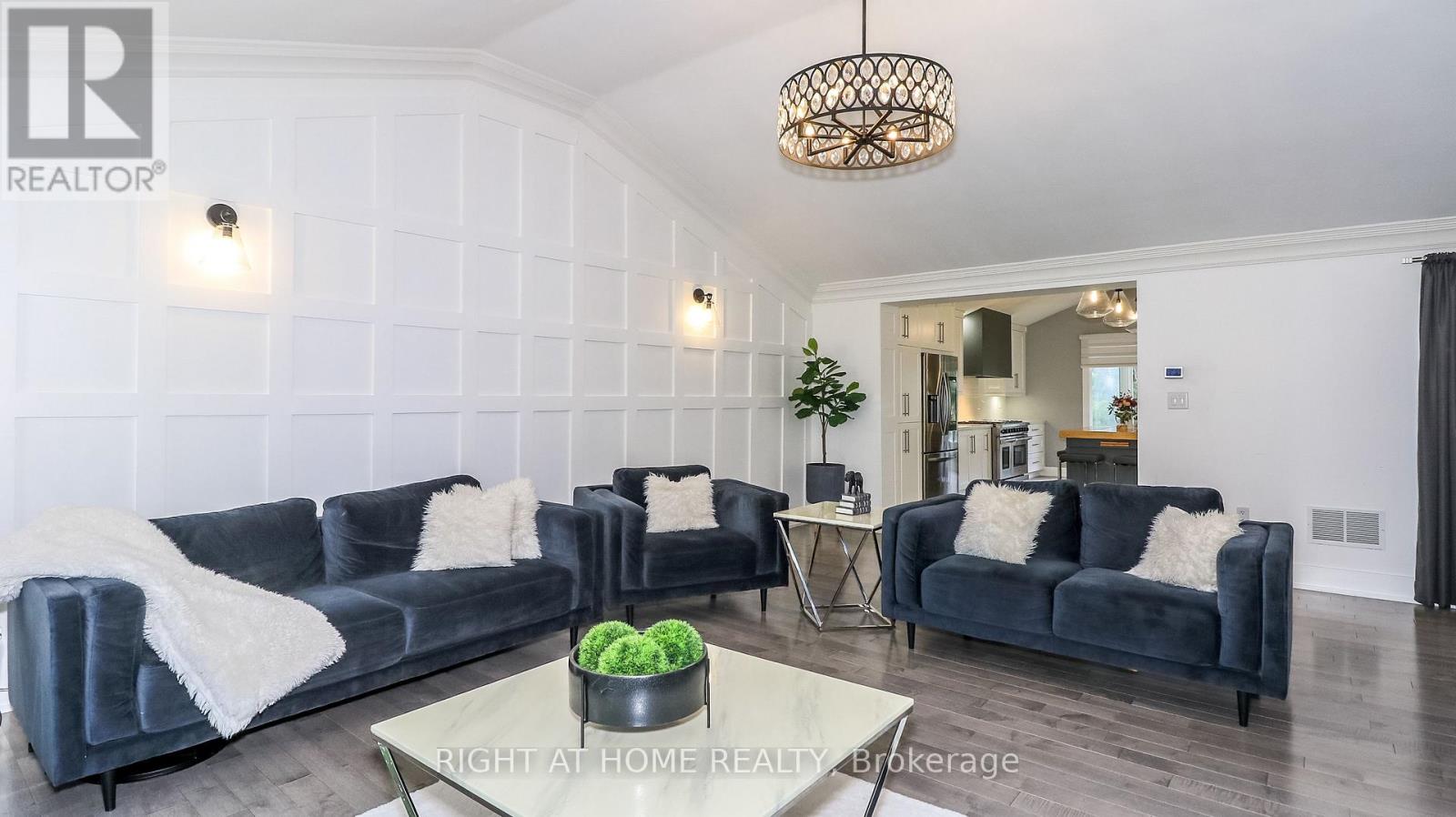 8 SUNSET STREET - 33