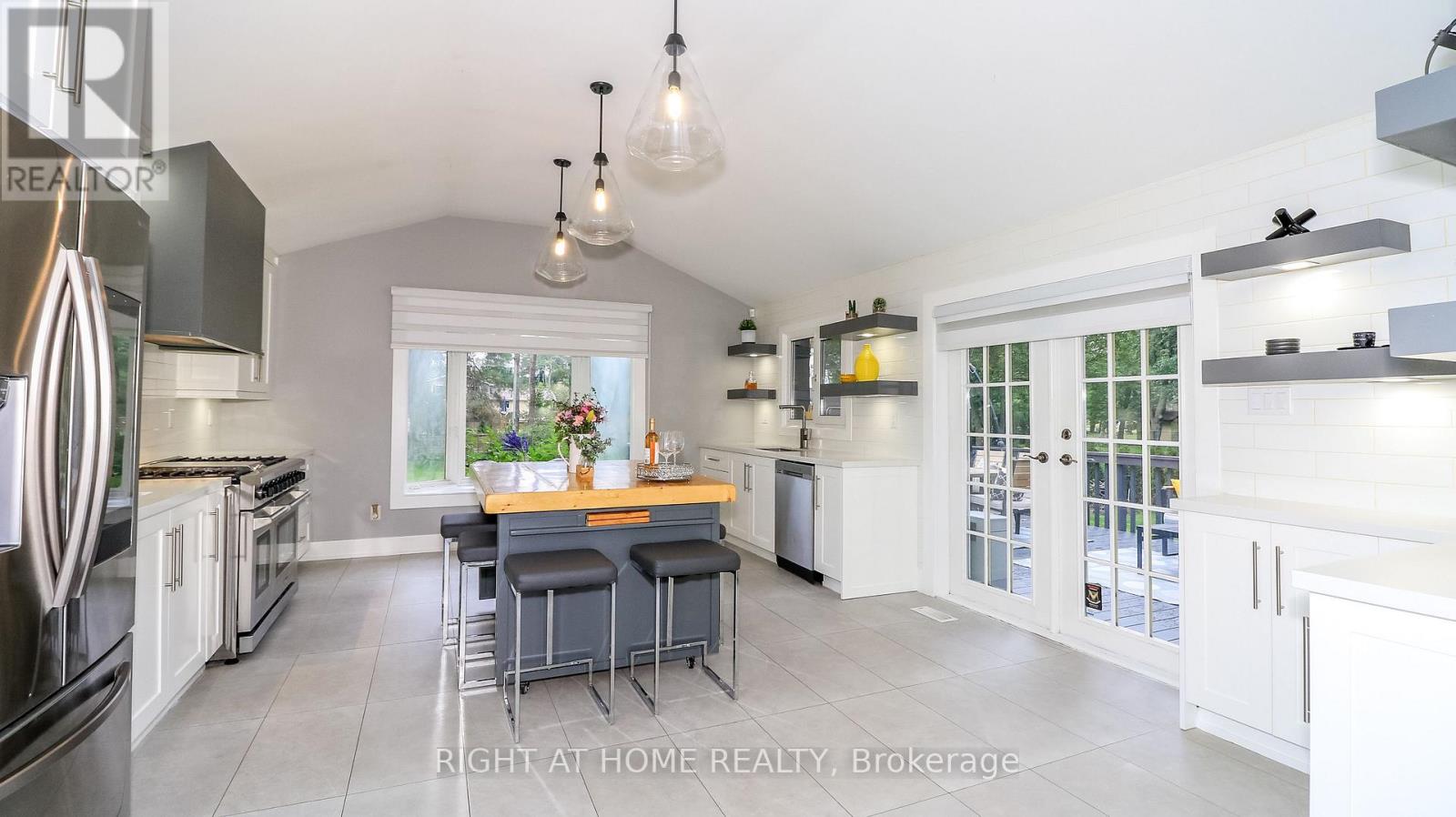 8 SUNSET STREET - 34