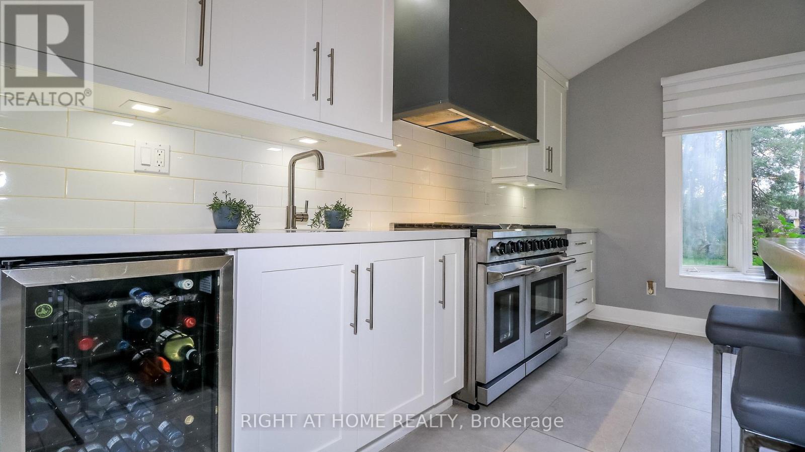 8 SUNSET STREET - Image 37