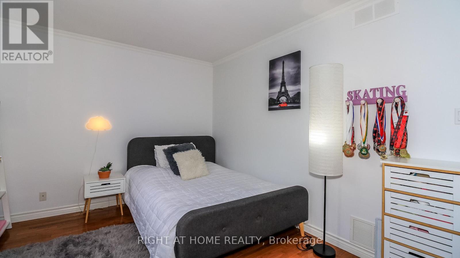 8 SUNSET STREET - Image 46