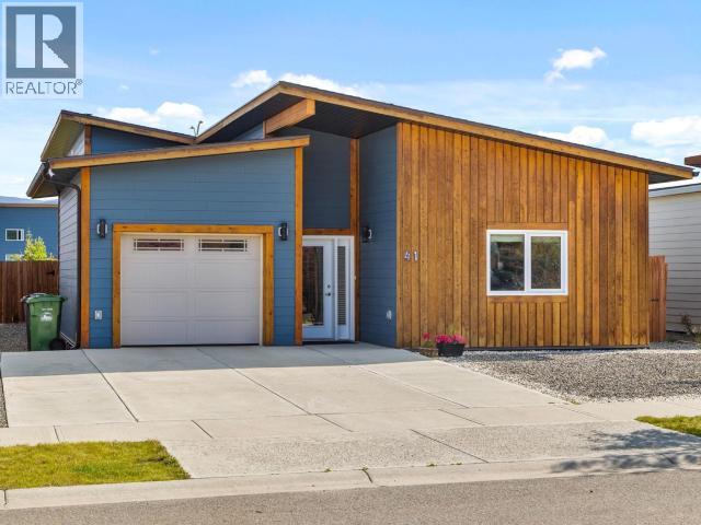 41 ISKOOT CRESCENT - 1