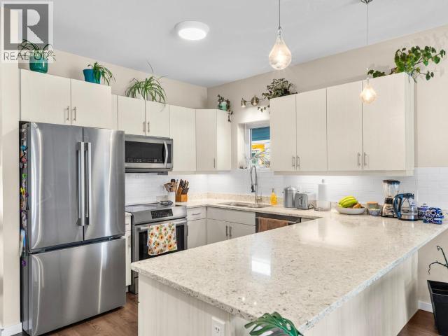 41 ISKOOT CRESCENT - 2