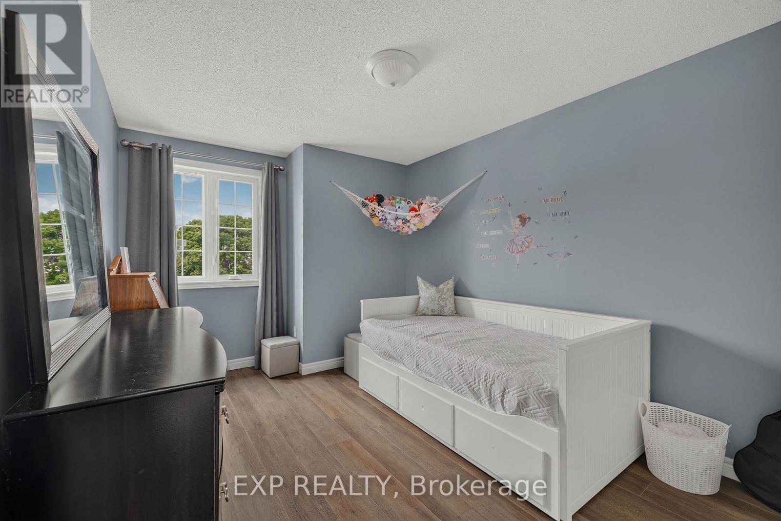 11 MAPLE STREET - 19