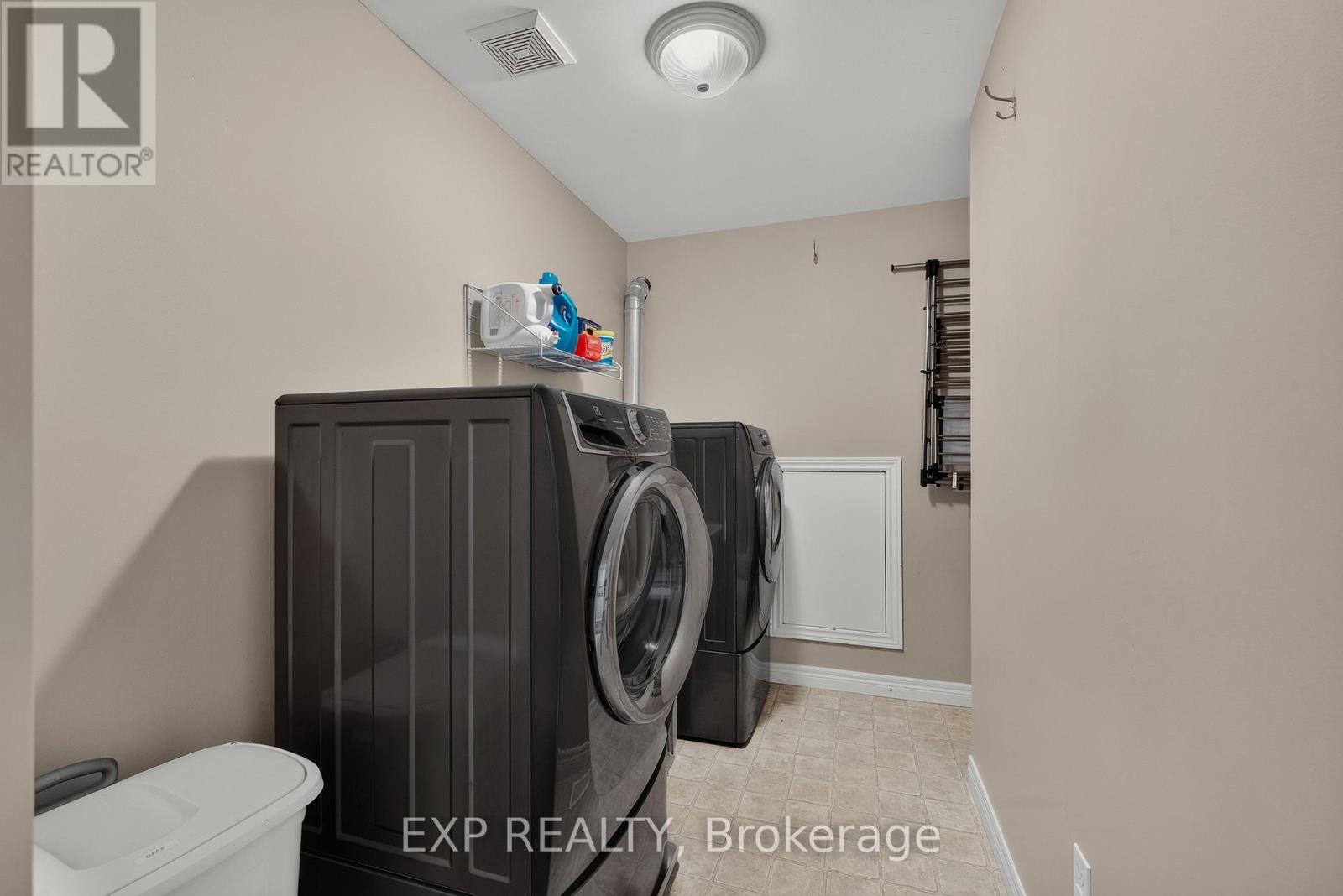 11 MAPLE STREET - Image 22