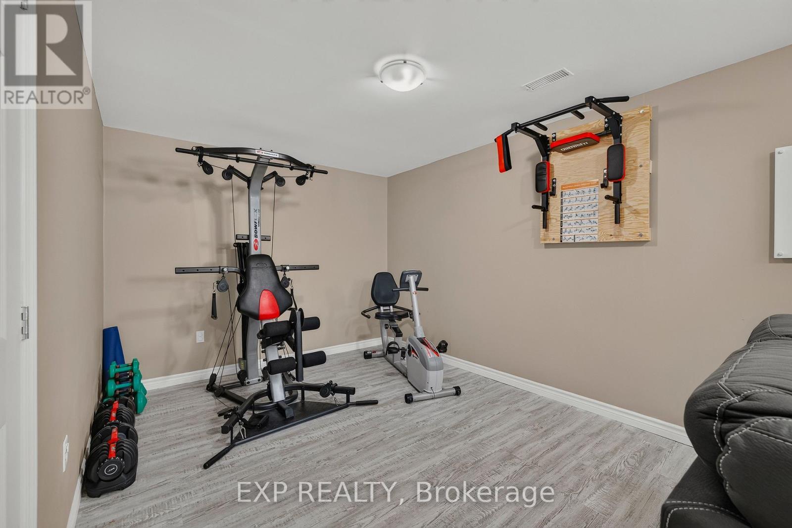 11 MAPLE STREET - 24