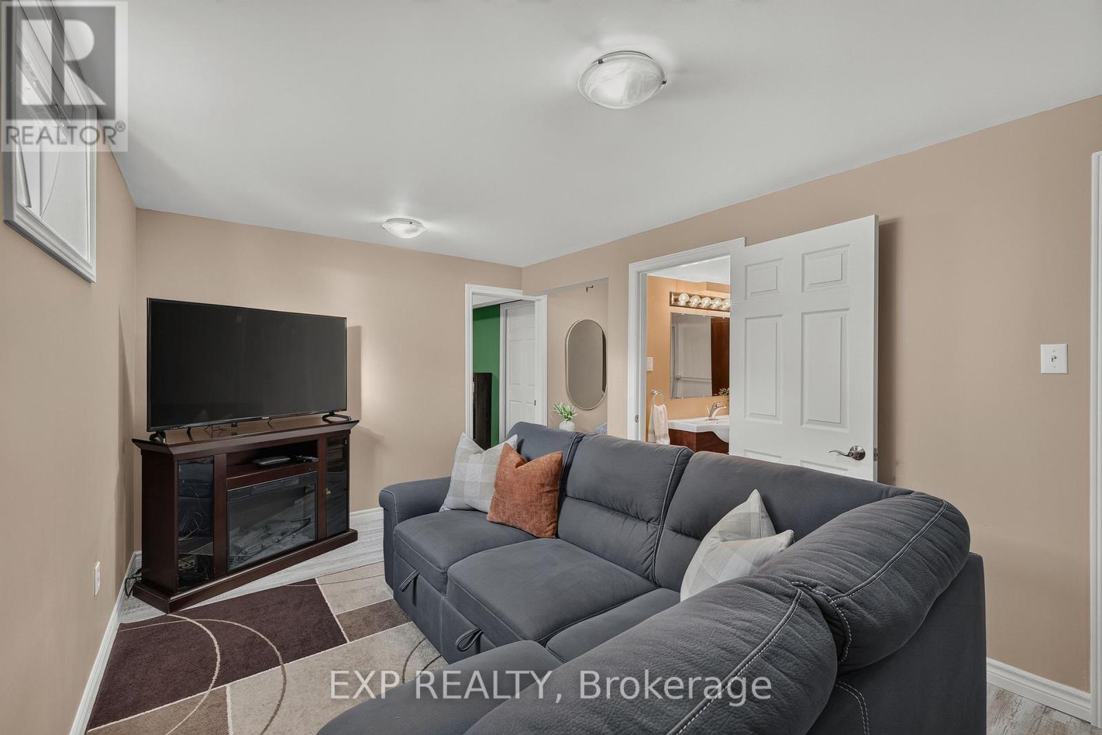 11 MAPLE STREET - Image 25
