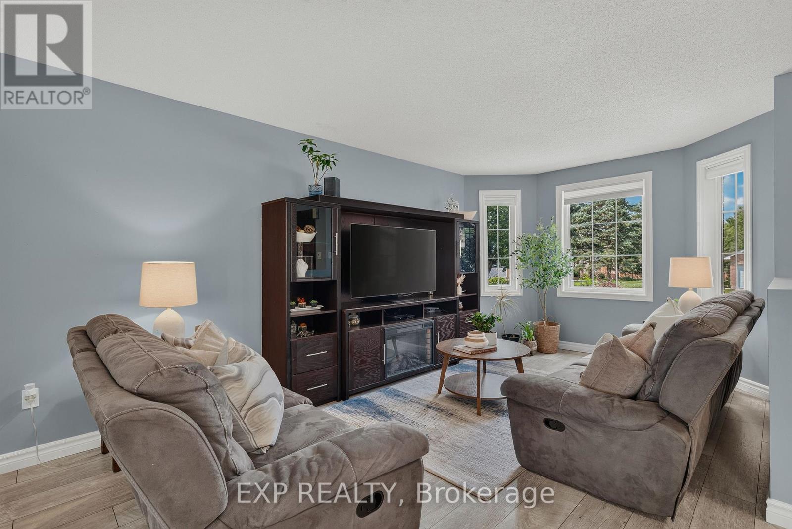 11 MAPLE STREET - 3