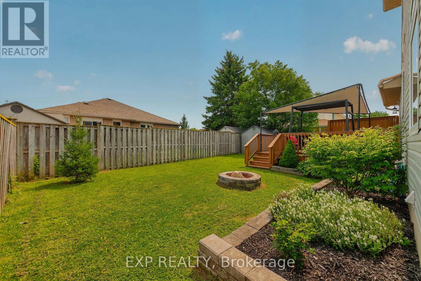 11 MAPLE STREET - 35