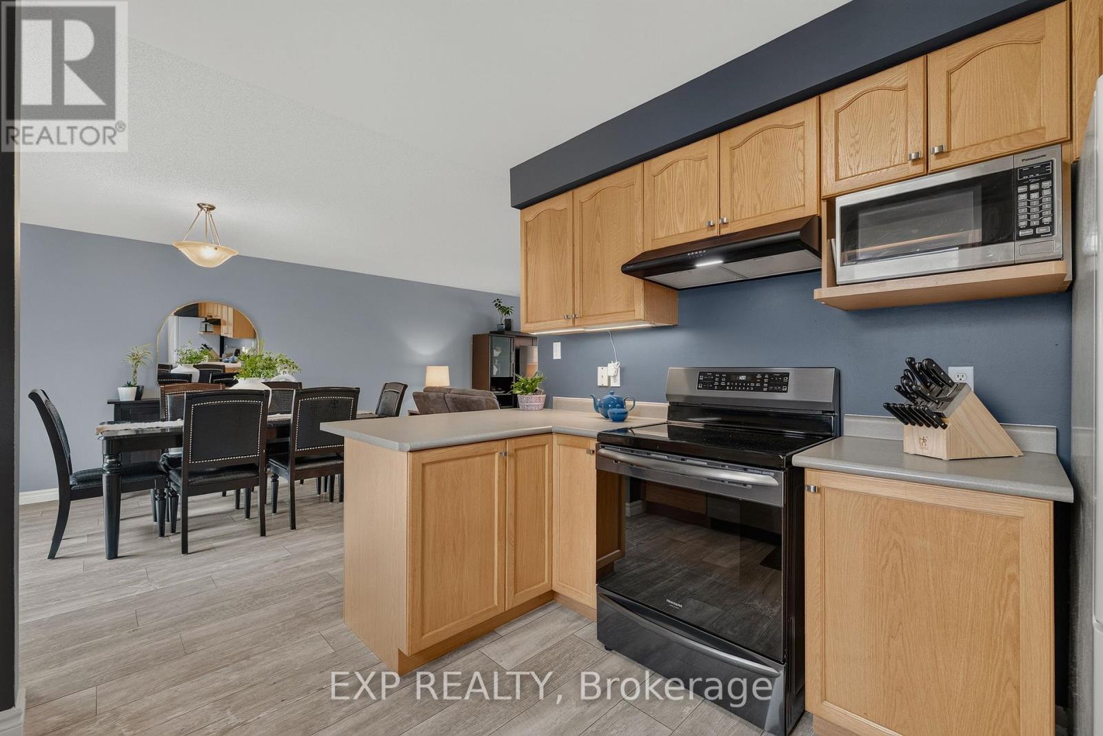 11 MAPLE STREET - Image 9