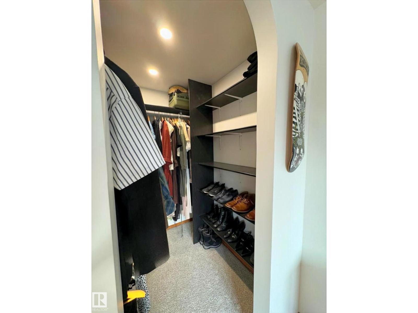 9024 60 ST NW - 33