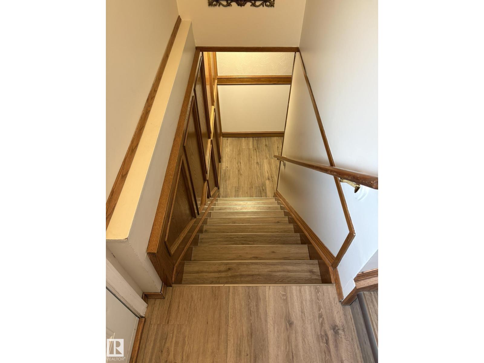 9024 60 ST NW - 35