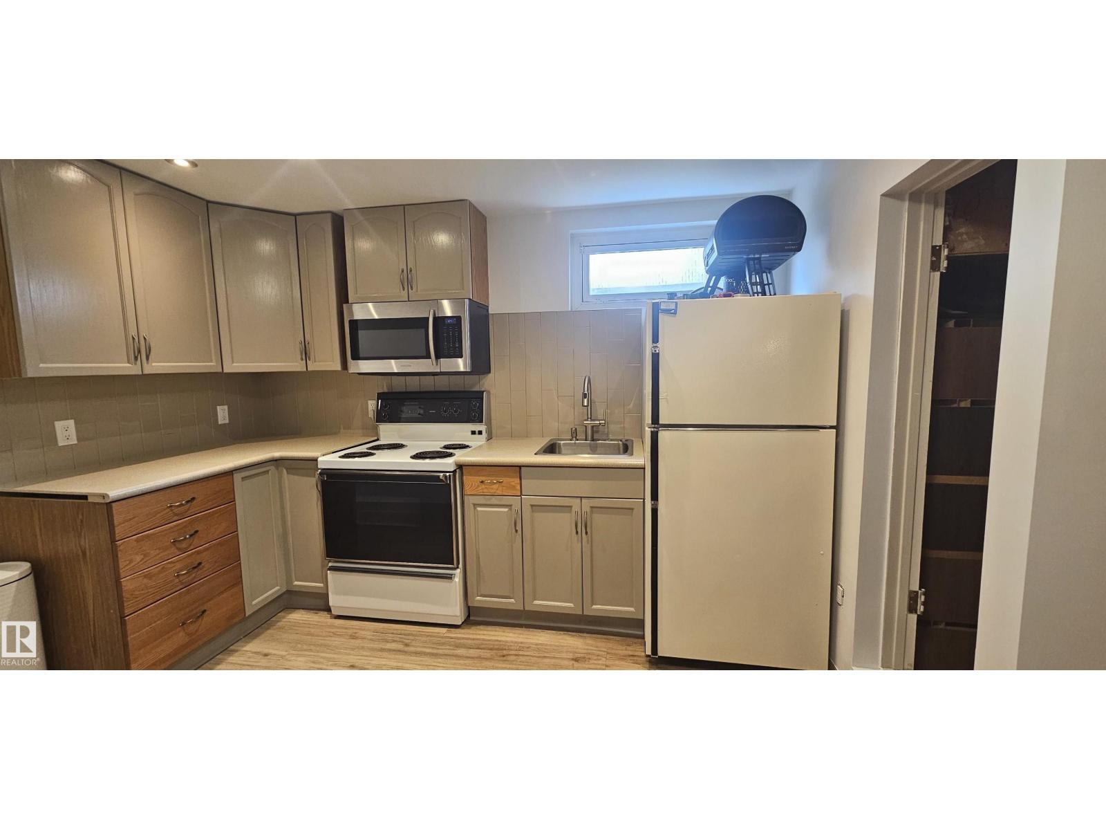 9024 60 Street NW - Photo 39