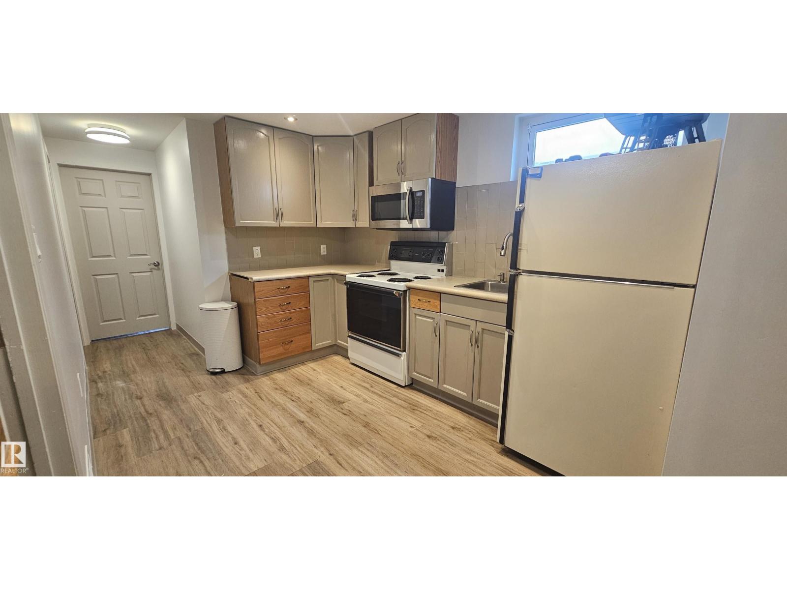 9024 60 Street NW - Photo 40
