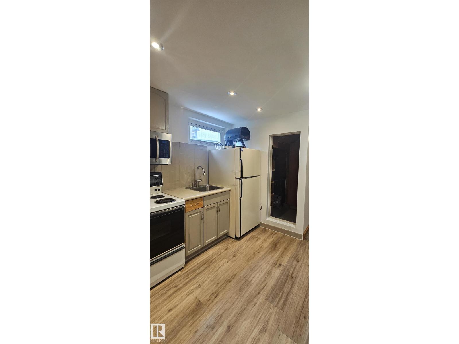 9024 60 Street NW - Photo 41