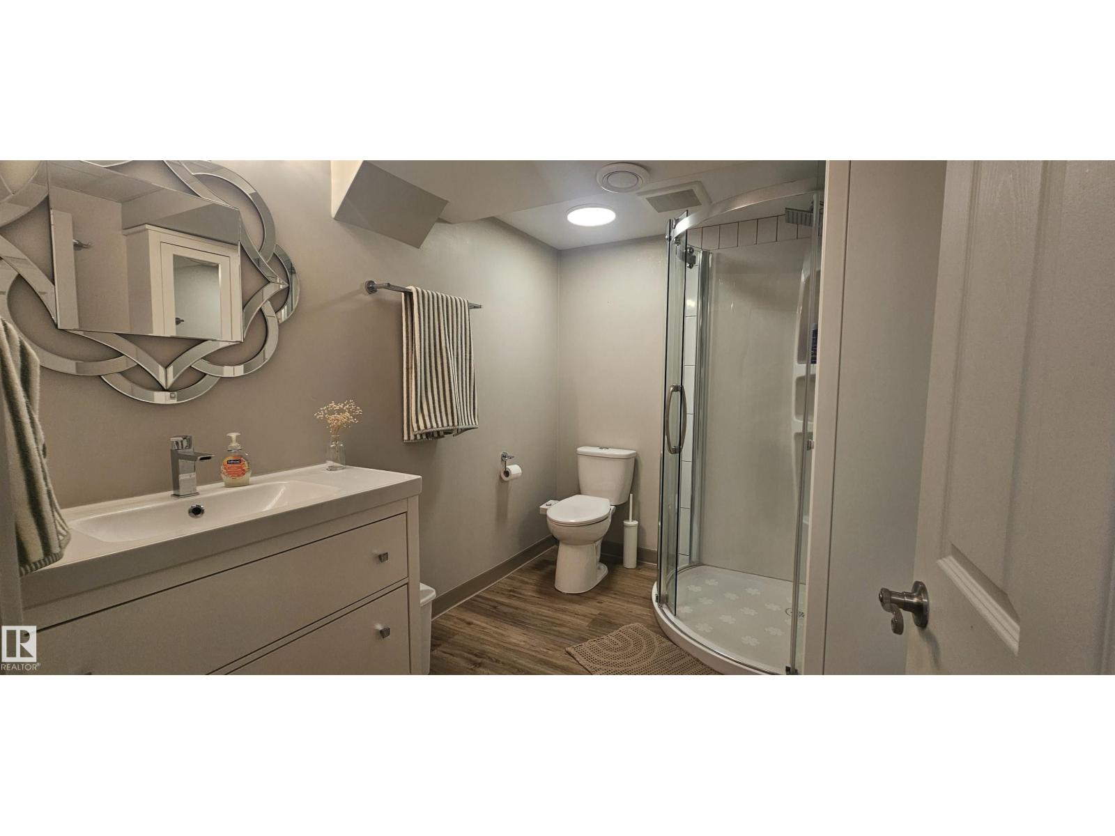 9024 60 ST NW - 44