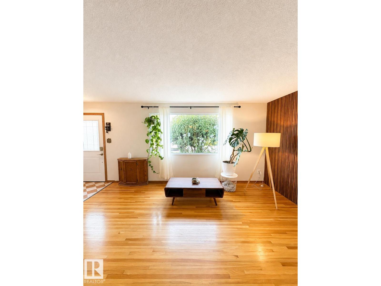 9024 60 Street NW - Photo 5