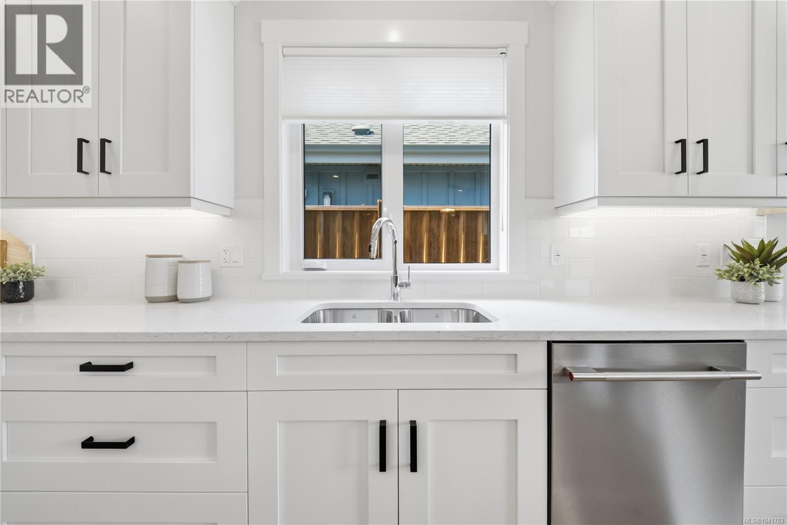 416 Hummingbird Pl - Image 9