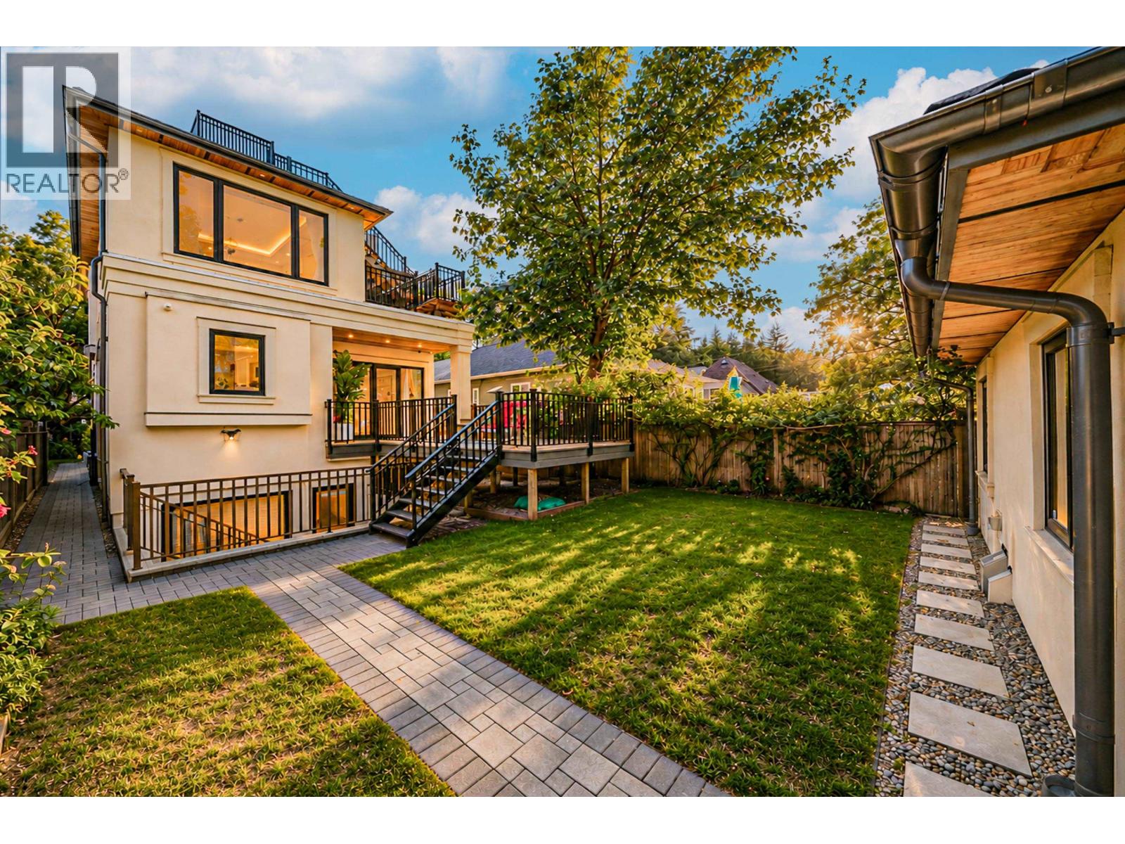 4627 W 15TH AVENUE, Vancouver