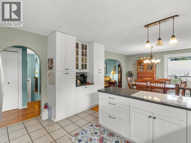 8 11TH AVENUE - 13