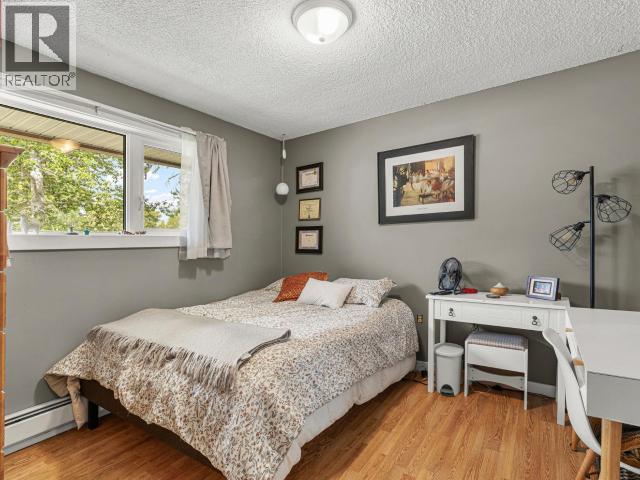 8 11TH AVENUE - Image 19
