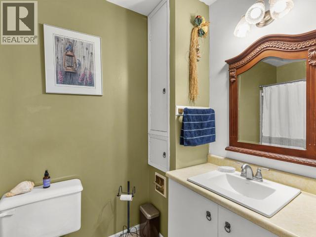8 11TH AVENUE - 20