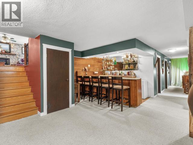 8 11TH AVENUE - 24