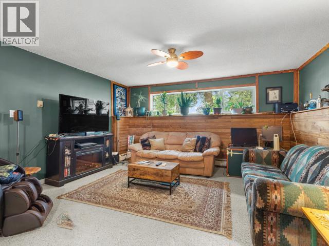 8 11TH AVENUE - 27
