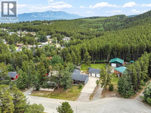 8 11TH AVENUE - Image 4