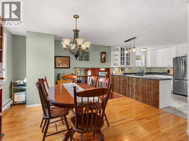 8 11TH AVENUE - Image 9