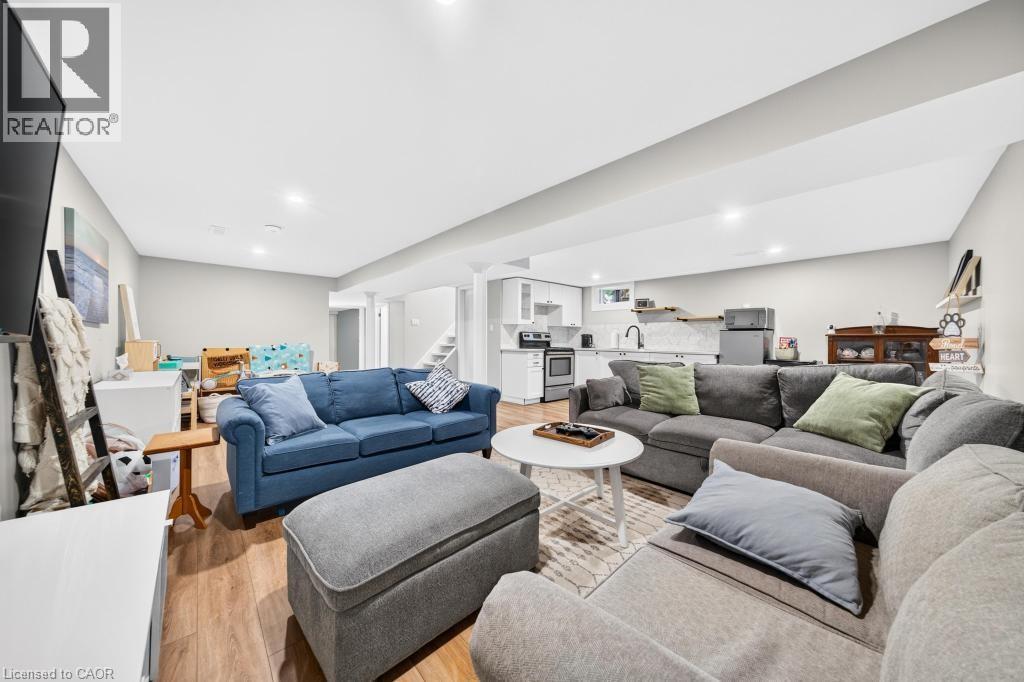 7 WALLIS Avenue - Image 42