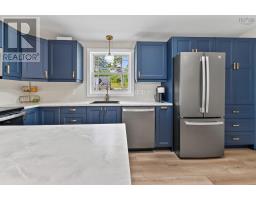 33 Matway Drive, St  Peter's, NS B0E3B0 Photo 12