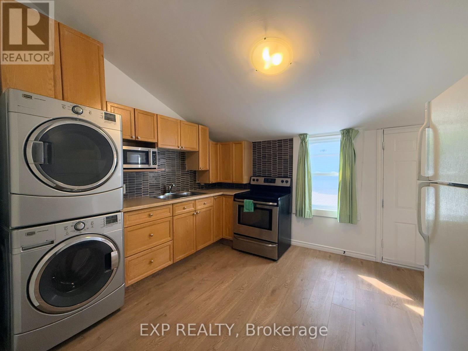 1025 YORK STREET - 13