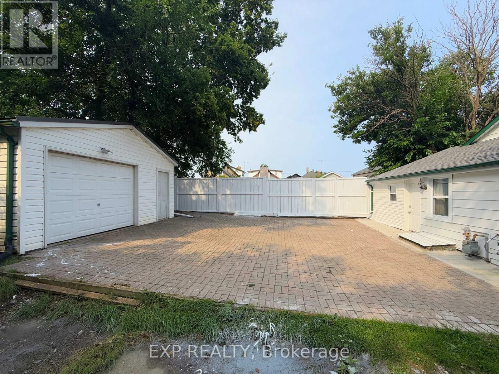 1025 YORK STREET - Image 6