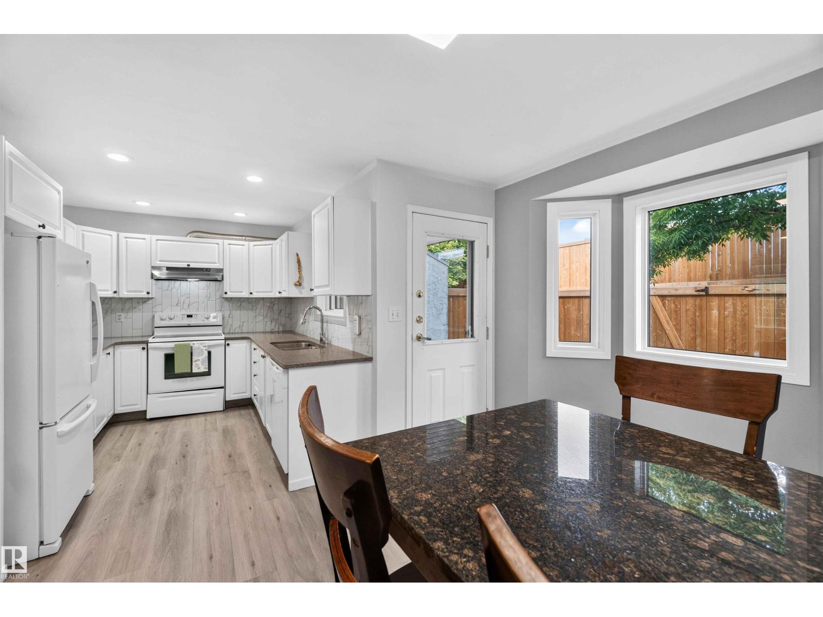 28 3645 145 Avenue NW - Photo 16