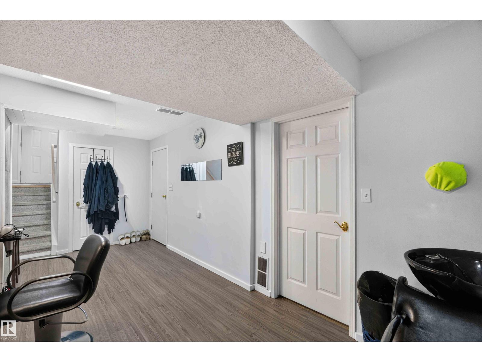 28 3645 145 Avenue NW - Photo 46