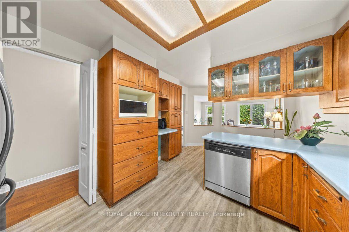 3 Bed, 4 Bath House for Sale in Ottawa – 1 STRATHBURY STREET, Ottawa – MLS# X13674572 - Image 7