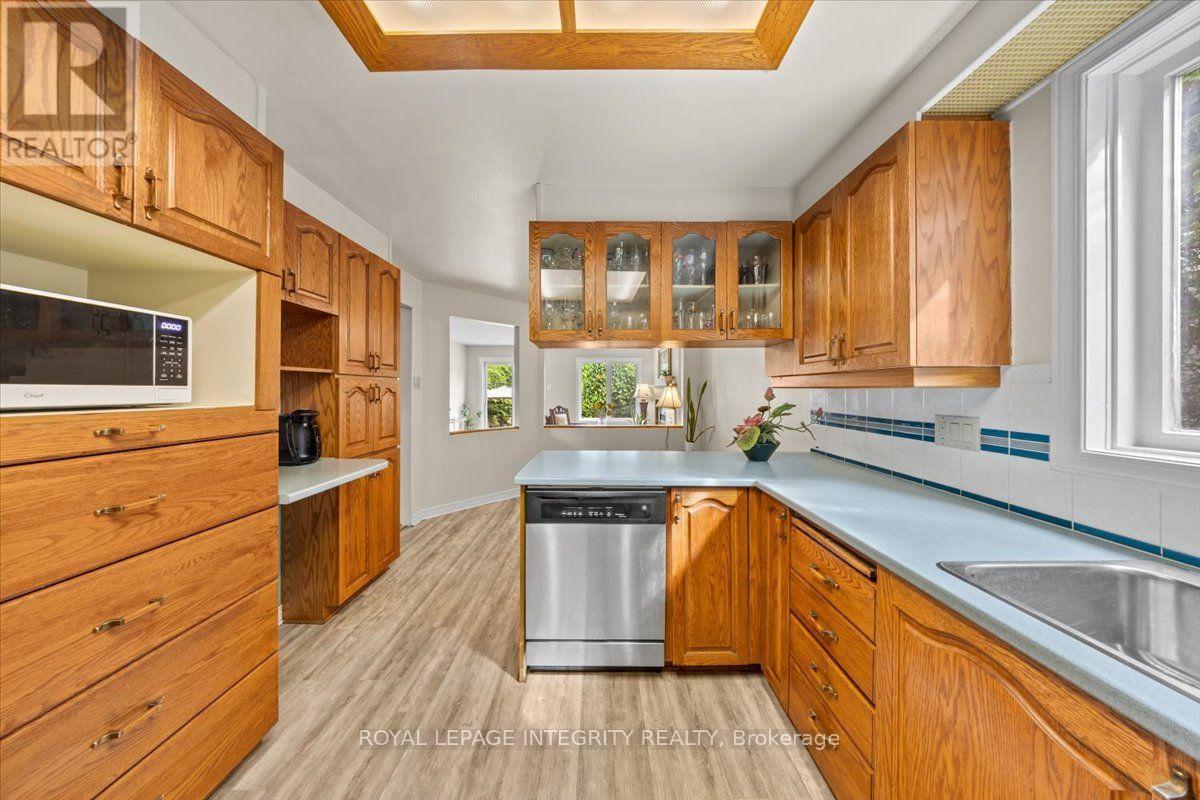 3 Bed, 4 Bath House for Sale in Ottawa – 1 STRATHBURY STREET, Ottawa – MLS# X13674572 - Image 8