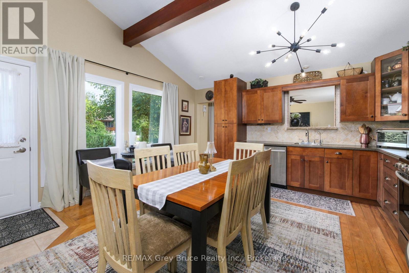 46 SHAMROCK BOULEVARD - Image 9