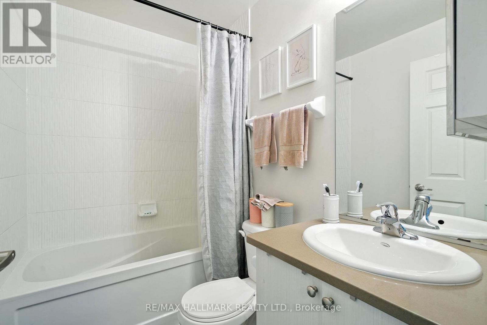#301 25 LOWER SIMCOE STREET - 23