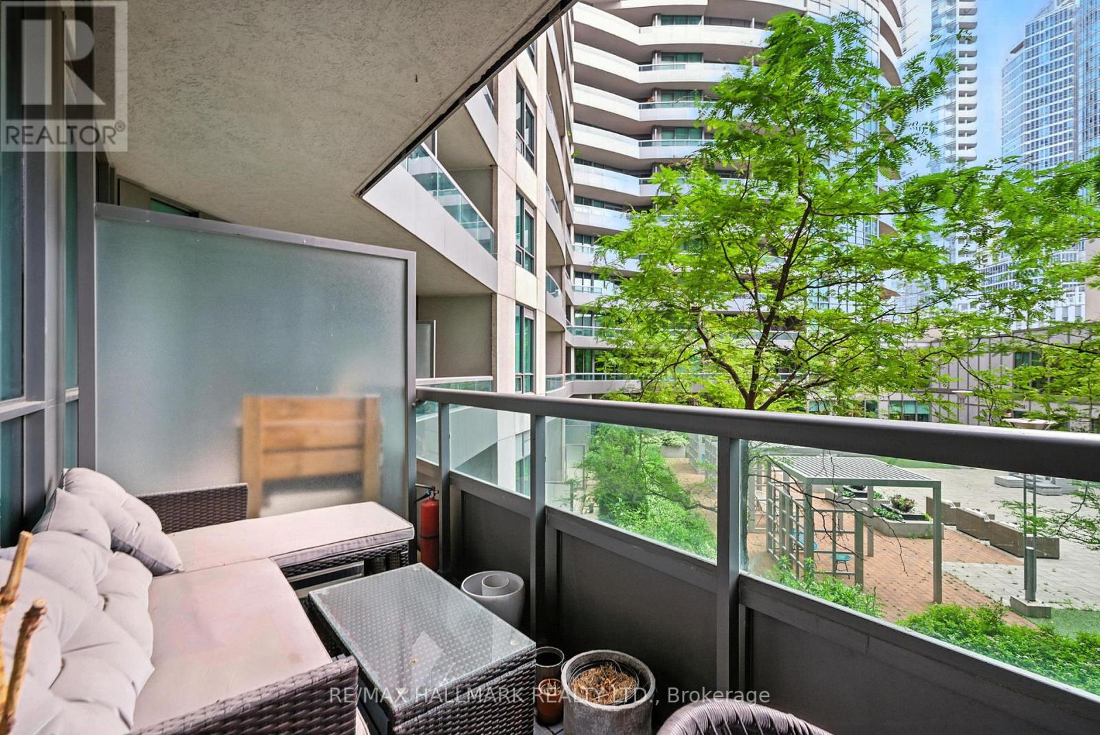 #301 25 LOWER SIMCOE STREET - 26
