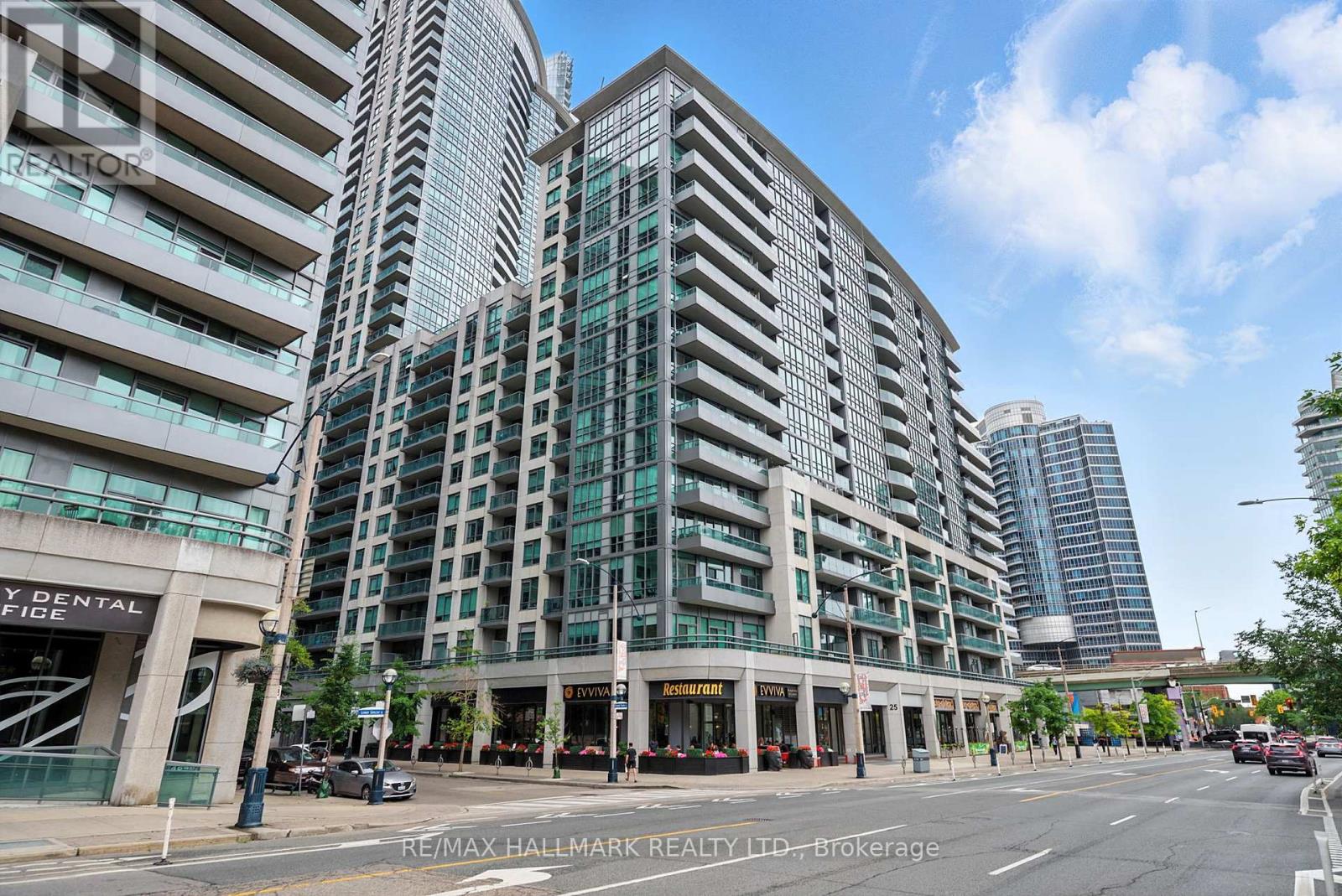 #301 25 LOWER SIMCOE STREET - 4
