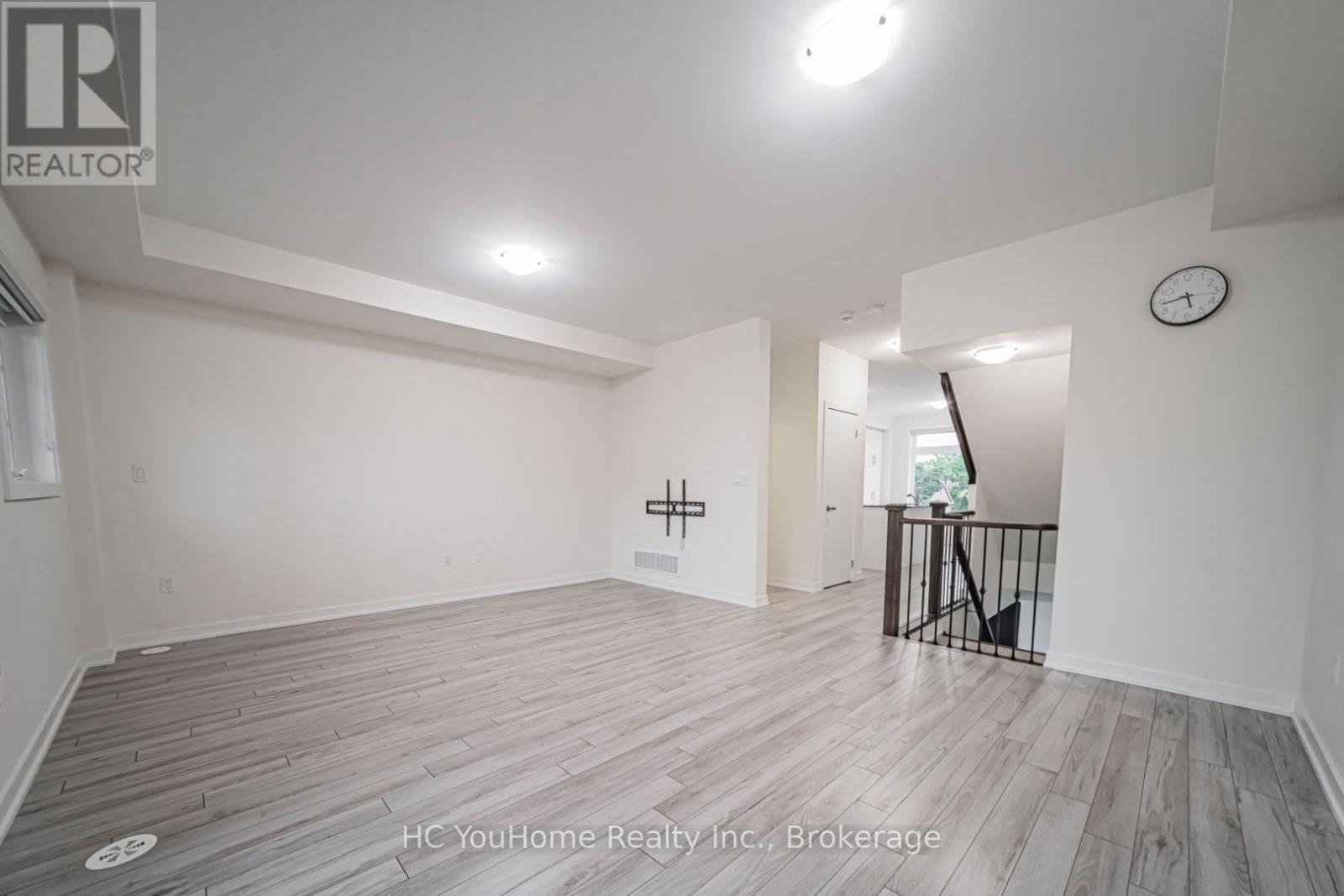 #106 250 FINCH AVENUE - 10