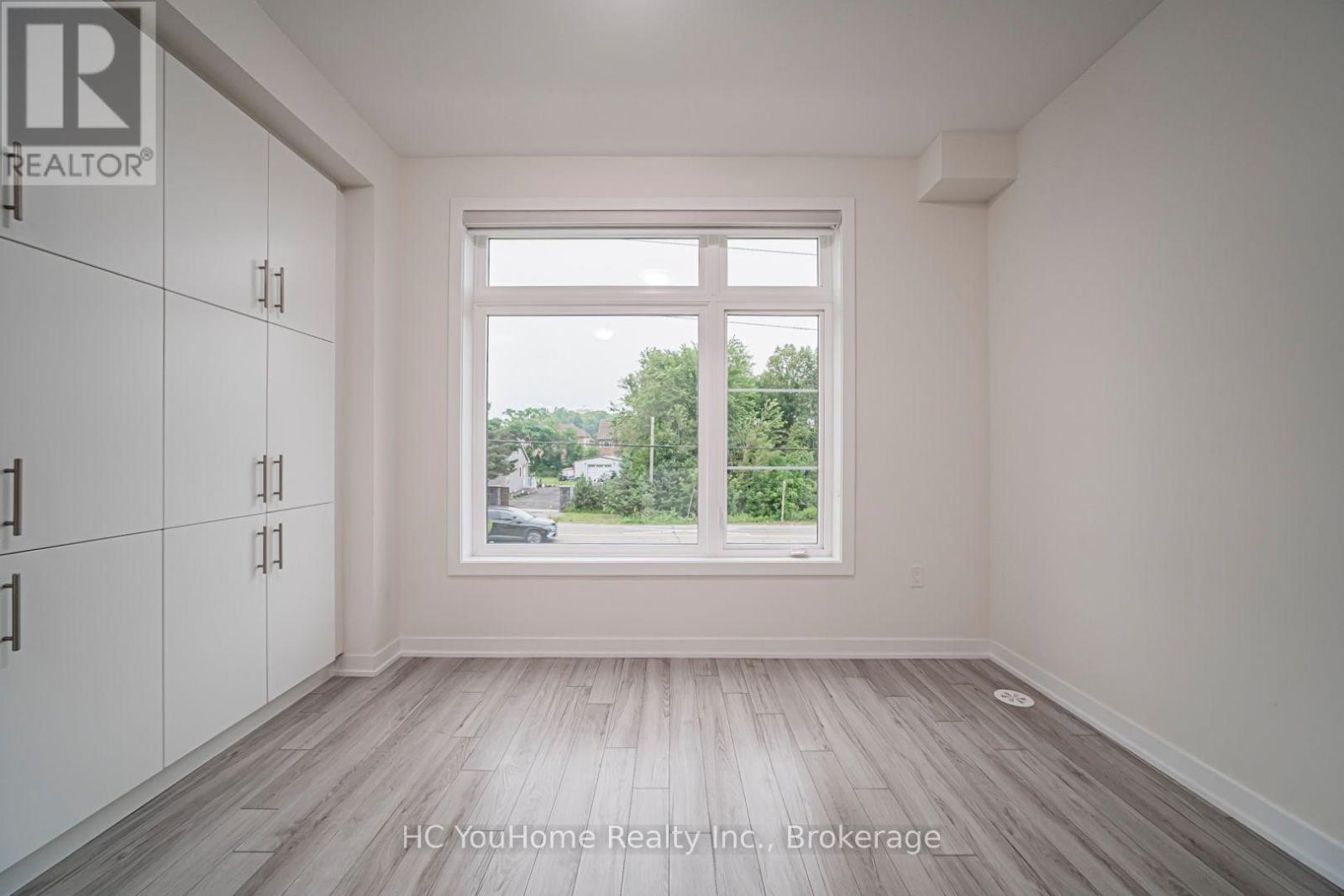 #106 250 FINCH AVENUE - 16